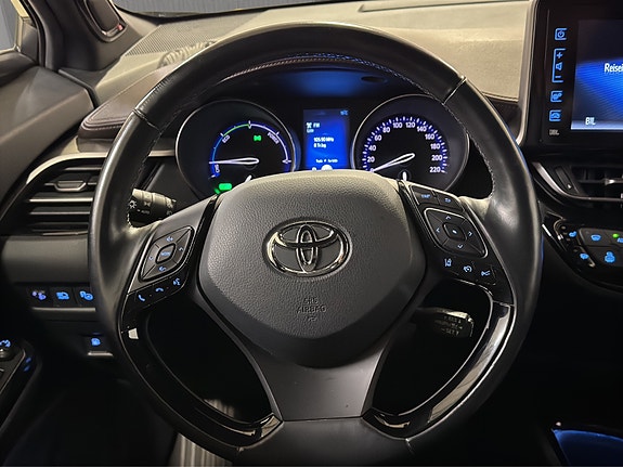 Toyota C-HR 20 of 29