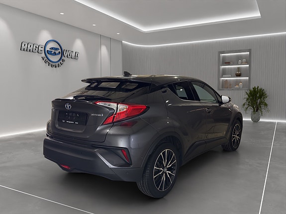 Toyota C-HR 10 of 29