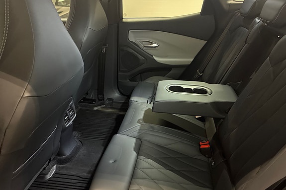 Ford Explorer 18 of 23