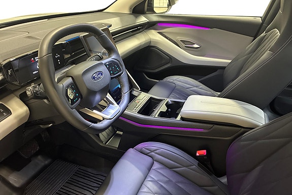 Ford Explorer 10 of 23
