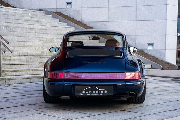 Porsche 911 21 of 30