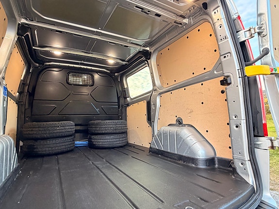 Ford Transit Custom 12 of 25