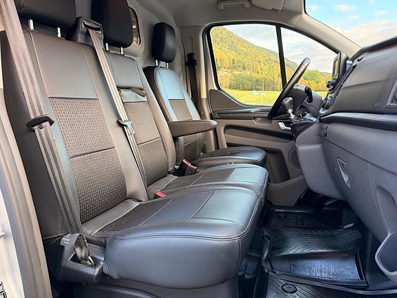 Ford Transit Custom 15 of 25