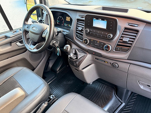 Ford Transit Custom 17 of 25