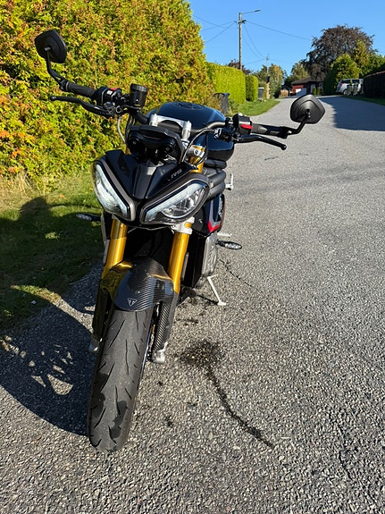 Triumph Speed Triple 1200 RS 6 of 19