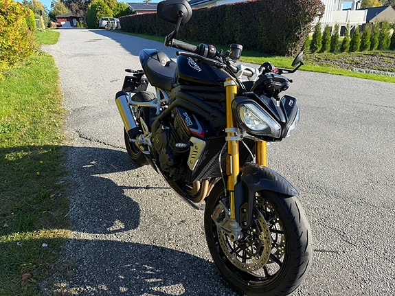 Triumph Speed Triple 1200 RS 4 of 19
