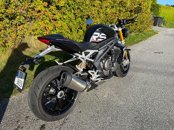 Triumph Speed Triple 1200 RS 3 of 19