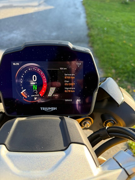 Triumph Speed Triple 1200 RS 15 of 19