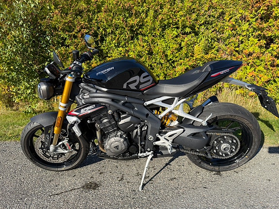 Triumph Speed Triple 1200 RS 10 of 19