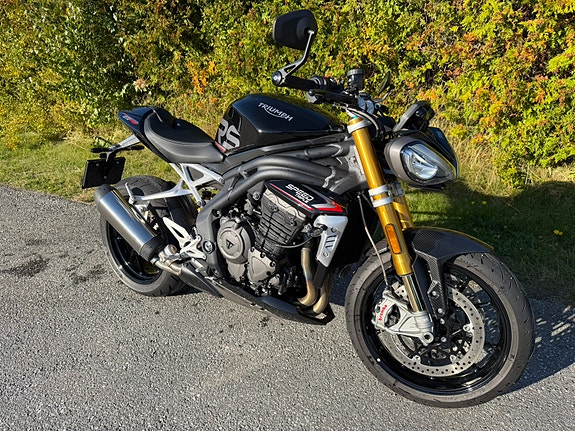 Triumph Speed Triple 1200 RS 14 of 19