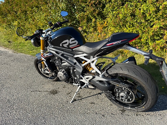 Triumph Speed Triple 1200 RS 9 of 19
