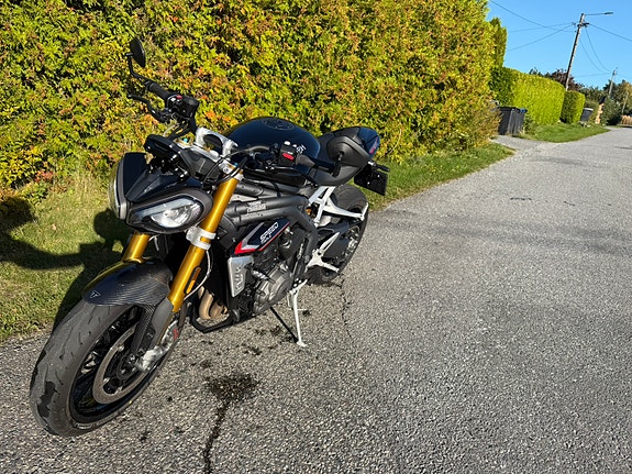 Triumph Speed Triple 1200 RS 7 of 19