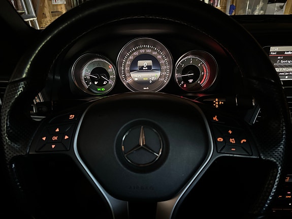 Mercedes-Benz E250 27 of 29