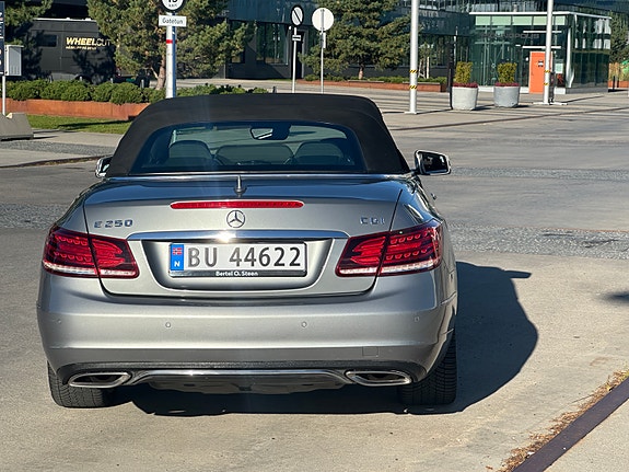 Mercedes-Benz E250 4 of 29
