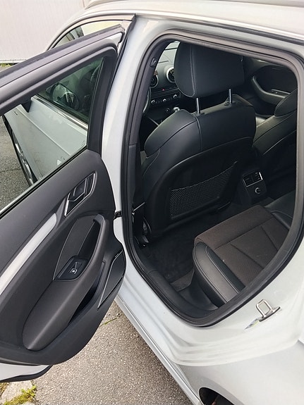 Audi e-tron 6 of 12