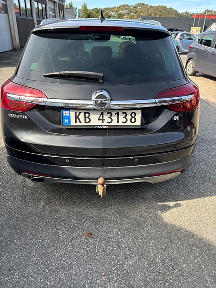 Opel Insignia 2 of 6