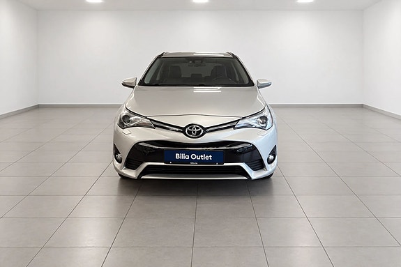 Toyota Avensis 3 of 15