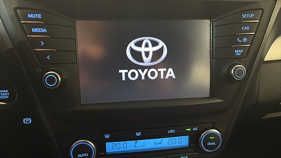 Toyota Avensis 10 of 15