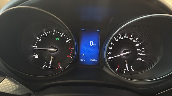 Toyota Avensis 13 of 15