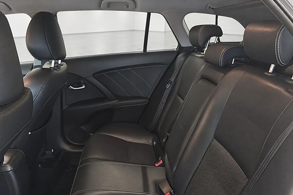 Toyota Avensis 8 of 15