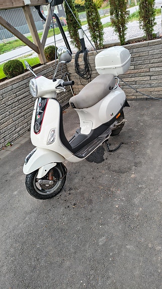 Vespa LX 50 8 of 11