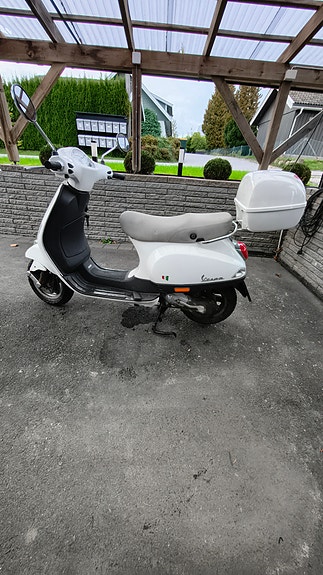 Vespa LX 50 5 of 11
