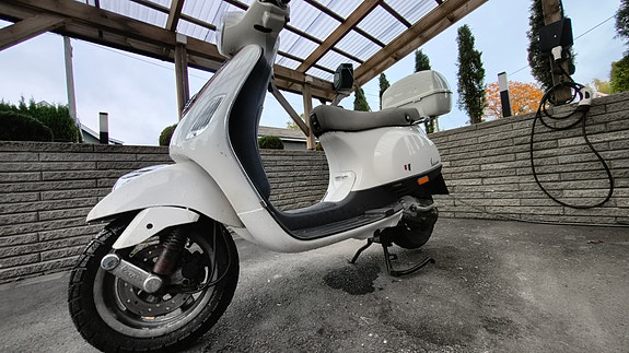 Vespa LX 50 7 of 11
