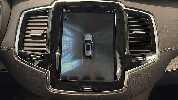 Volvo XC90 11 of 13