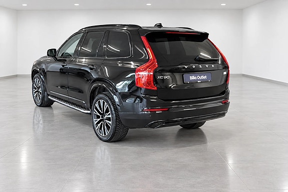 Volvo XC90 2 of 13