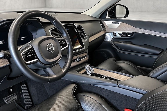 Volvo XC90 6 of 13