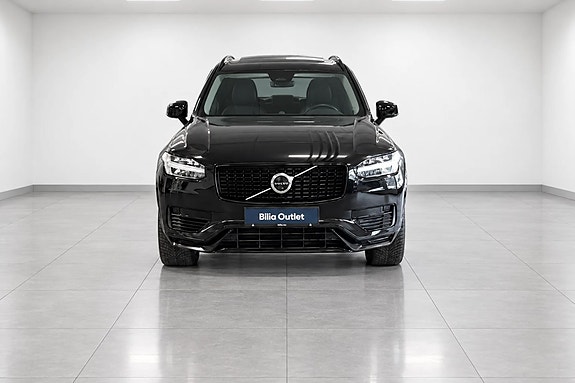 Volvo XC90 3 of 13