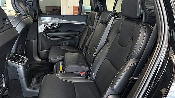 Volvo XC90 8 of 13