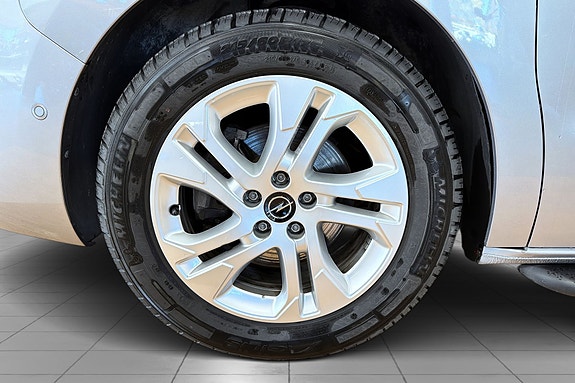 Opel Vivaro 10 of 23