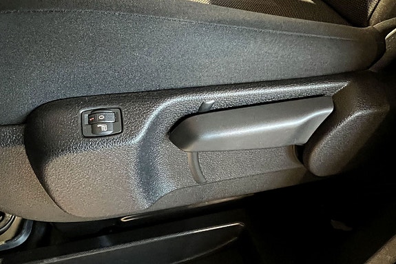 Opel Vivaro 12 of 23