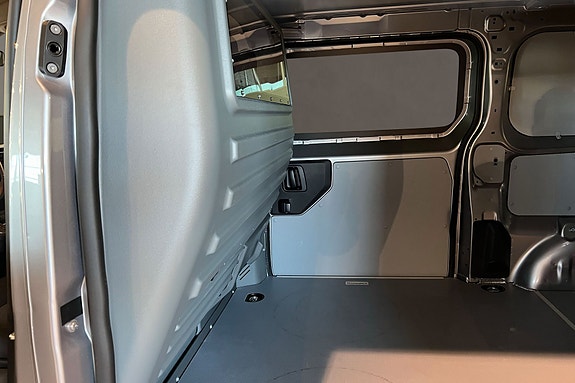 Opel Vivaro 20 of 23