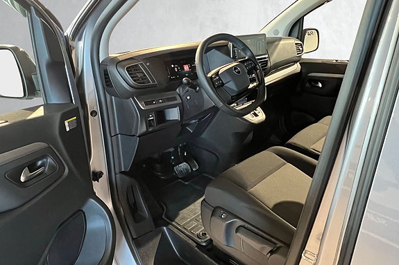 Opel Vivaro 13 of 23