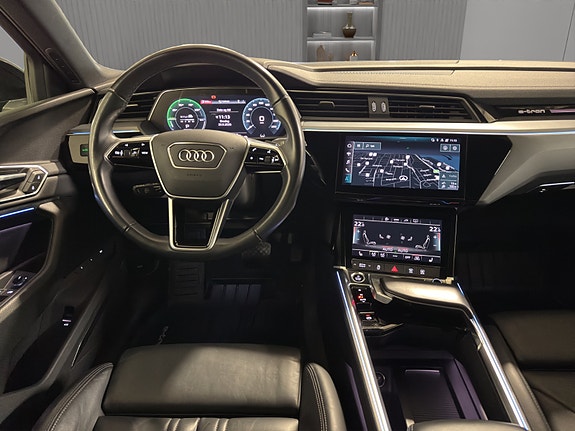 Audi e-tron 13 of 28