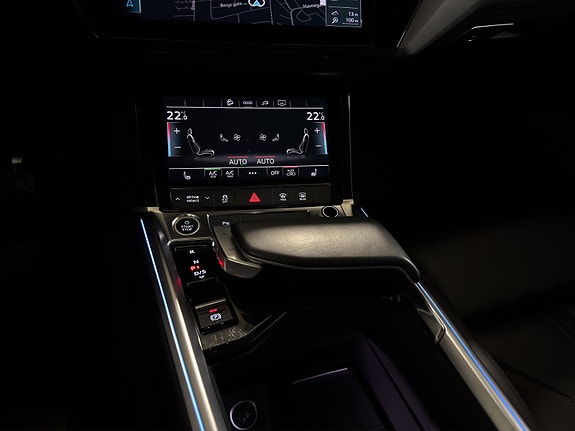 Audi e-tron 17 of 28