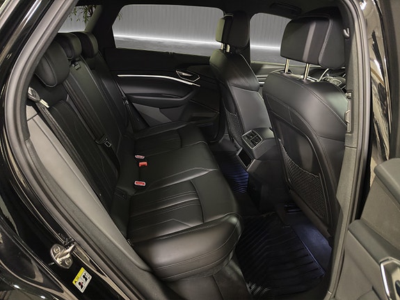Audi e-tron 25 of 28