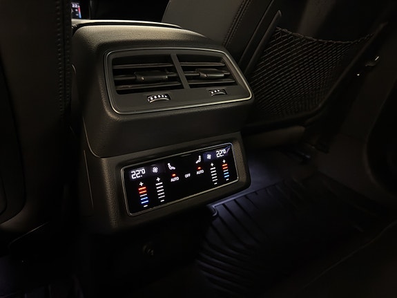 Audi e-tron 28 of 28