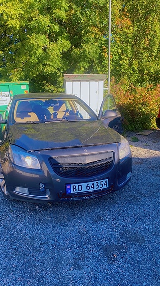 Opel Insignia 2 of 5