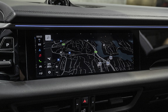 Porsche Macan 28 of 30