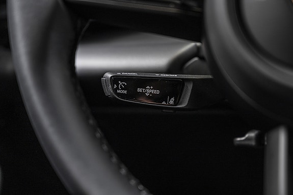 Porsche Macan 23 of 30