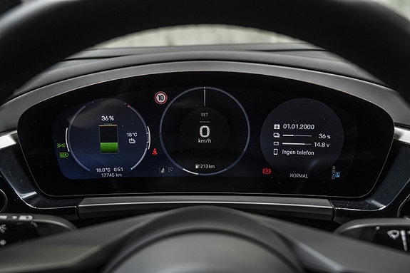 Porsche Macan 24 of 30