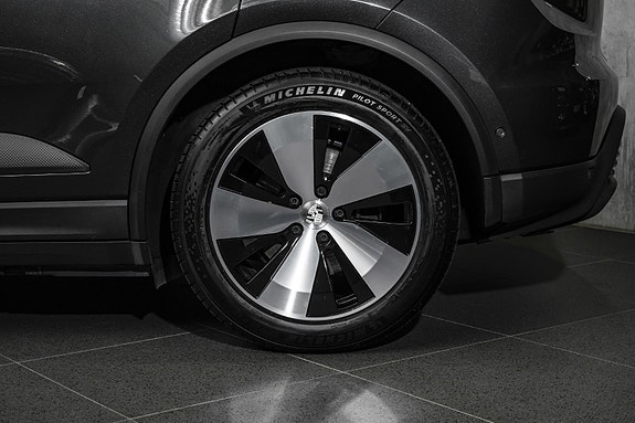 Porsche Macan 13 of 30