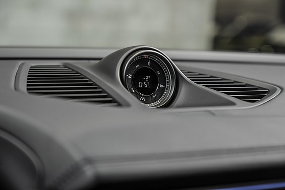Porsche Macan 26 of 30