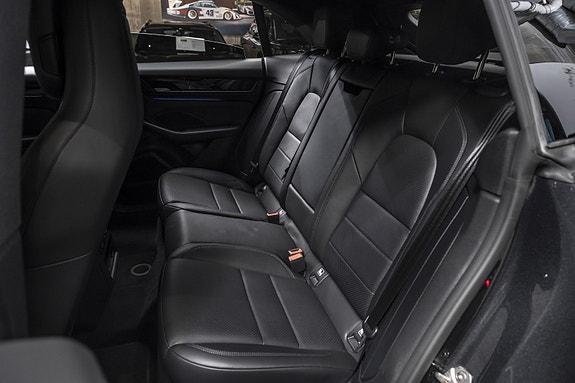 Porsche Macan 16 of 30