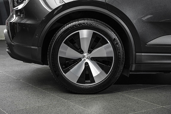 Porsche Macan 10 of 30
