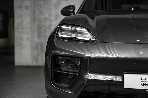 Porsche Macan 8 of 30