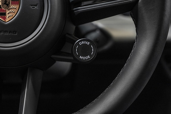 Porsche Macan 22 of 30